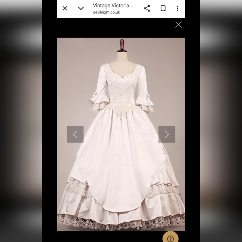 Elegant White Wedding Dress